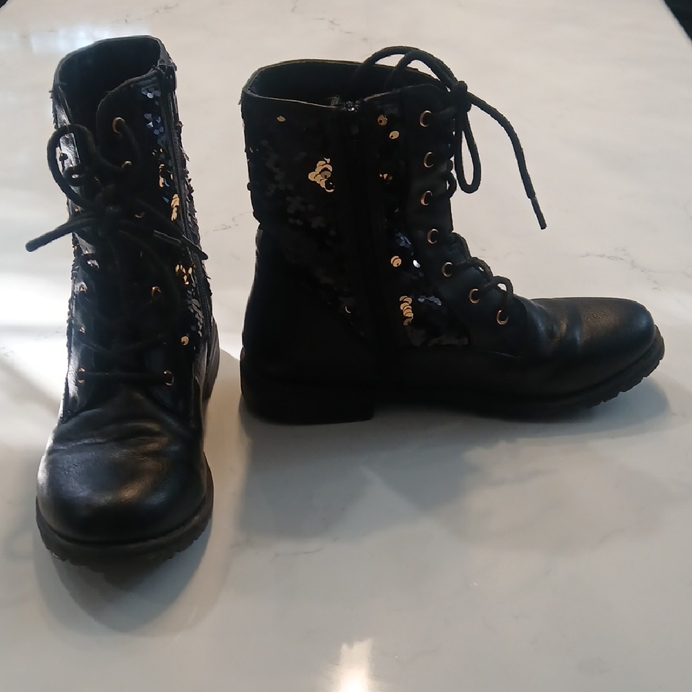 The Children's Place Black & Gold Sequin Lace-Up Boots